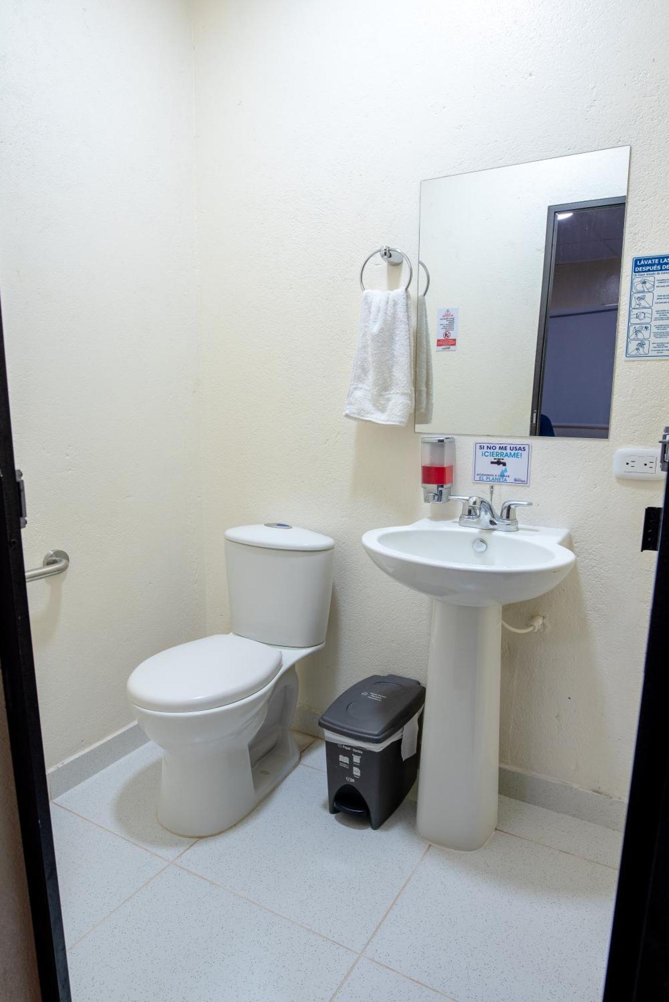 Hotel Villa Paraiso Villavieja Kültér fotó